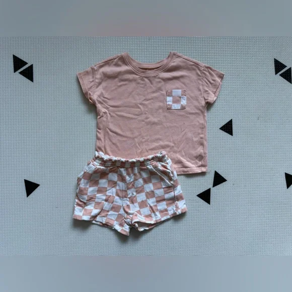 Garanimals|Baby girl,toddler Soft Peach coral checkered summer set,tee & shorts• - Picture 2 of 6